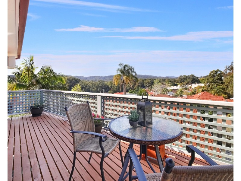 2 Curtis Close, Green Point NSW 2251