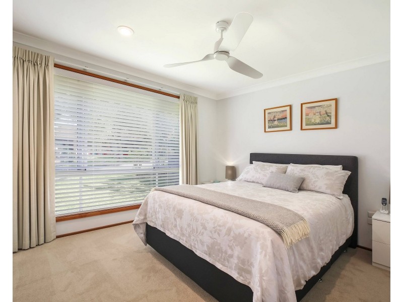 6 Lamont Close, Green Point NSW 2251
