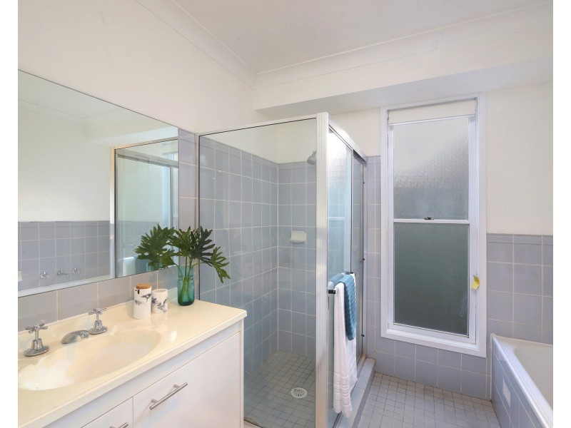53 James Sea Drive, Green Point NSW 2251