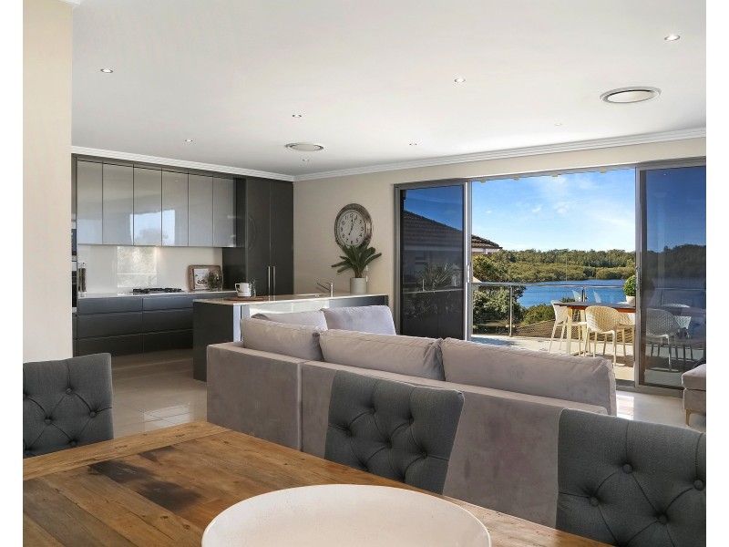 125 Albany Street, Point Frederick NSW 2250