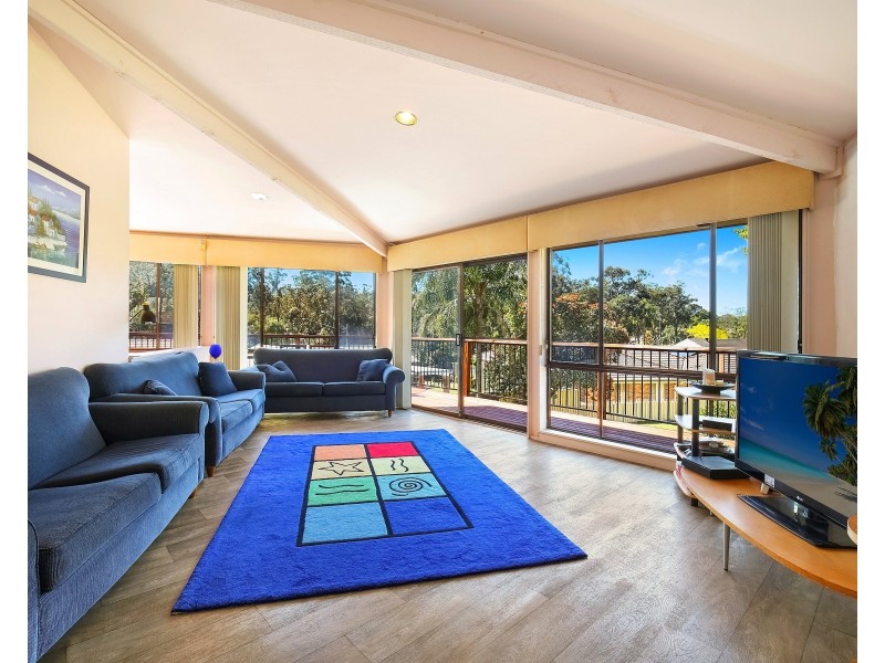 3 Willowin Close, Green Point NSW 2251