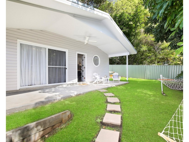 16 Jindalee Avenue, Point Clare NSW 2250