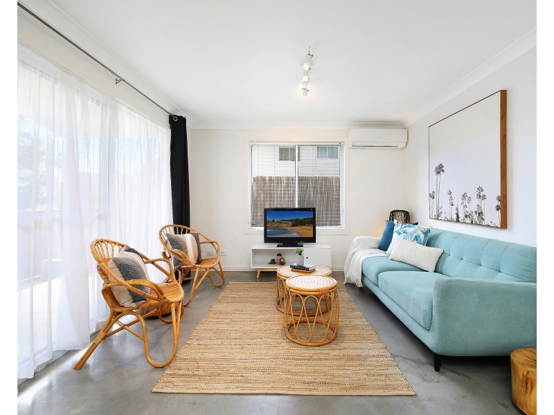 16 Jindalee Avenue, Point Clare NSW 2250