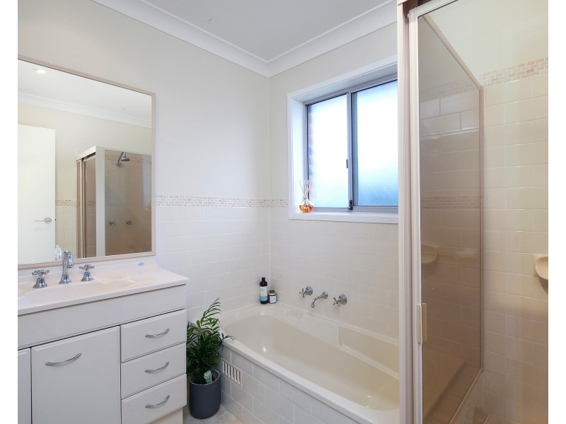 34 Henzel Road, Green Point NSW 2251