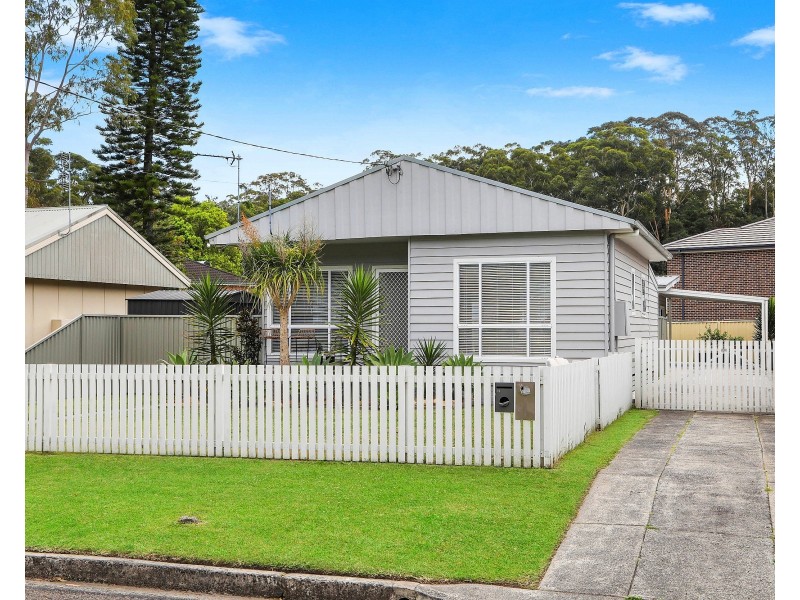 11 Dalton Street, Wyoming NSW 2250