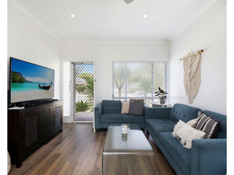 11 Dalton Street, Wyoming NSW 2250