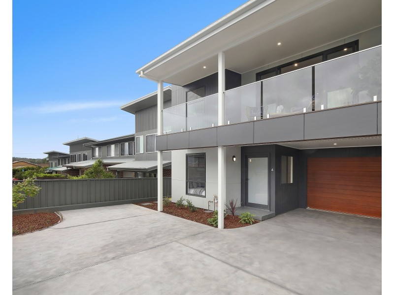 3 & 4/17 Melbourne Street, East Gosford NSW 2250