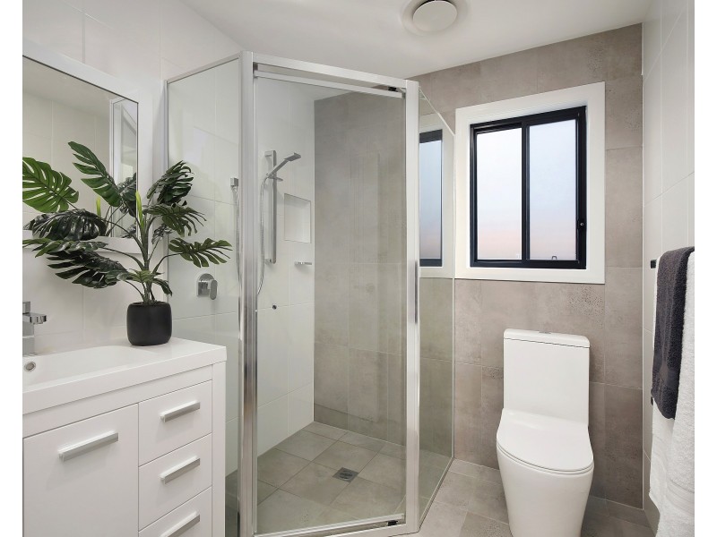 3 & 4/17 Melbourne Street, East Gosford NSW 2250