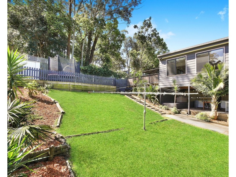 2 Barkala Street, Lisarow NSW 2250