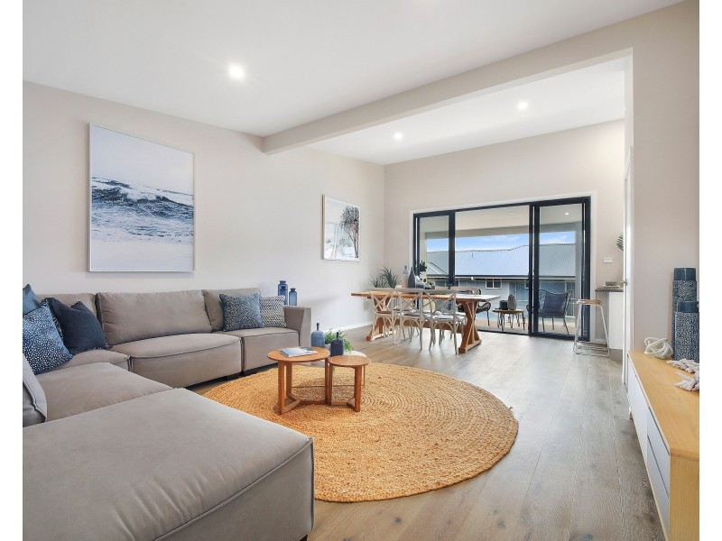 13 Warrigal Street, Blackwall NSW 2256