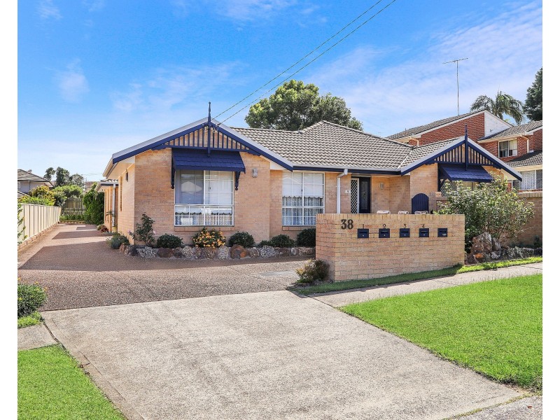 2/38 Russell Street, East Gosford NSW 2250