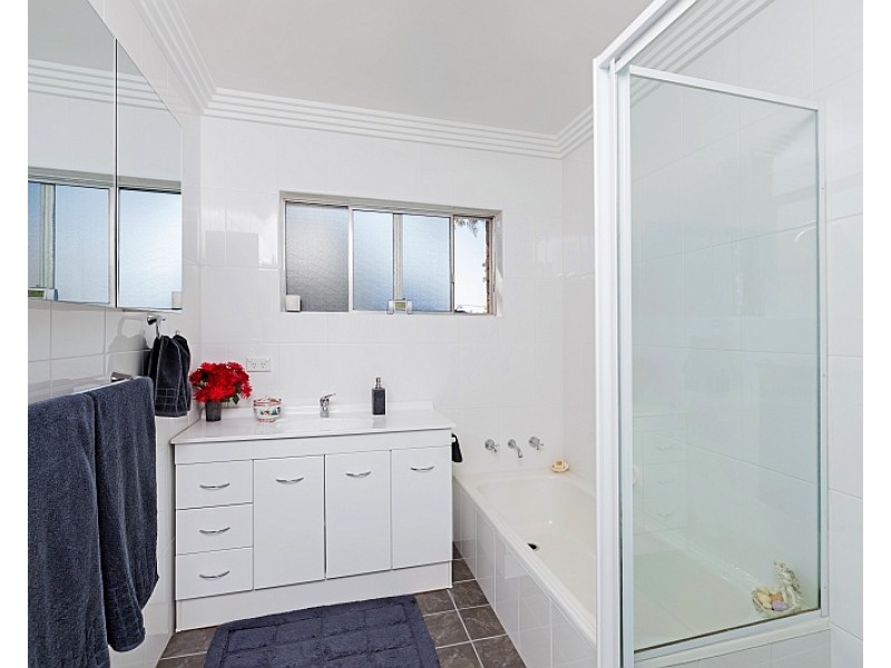 2/68 Henry Parry Drive, Gosford NSW 2250