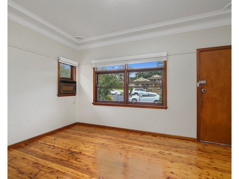 21 Kinarra Avenue, Wyoming NSW 2250