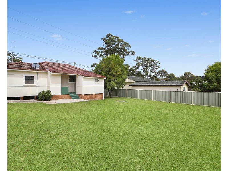 21 Kinarra Avenue, Wyoming NSW 2250