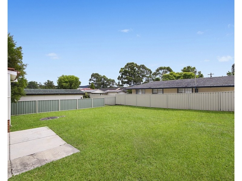 21 Kinarra Avenue, Wyoming NSW 2250