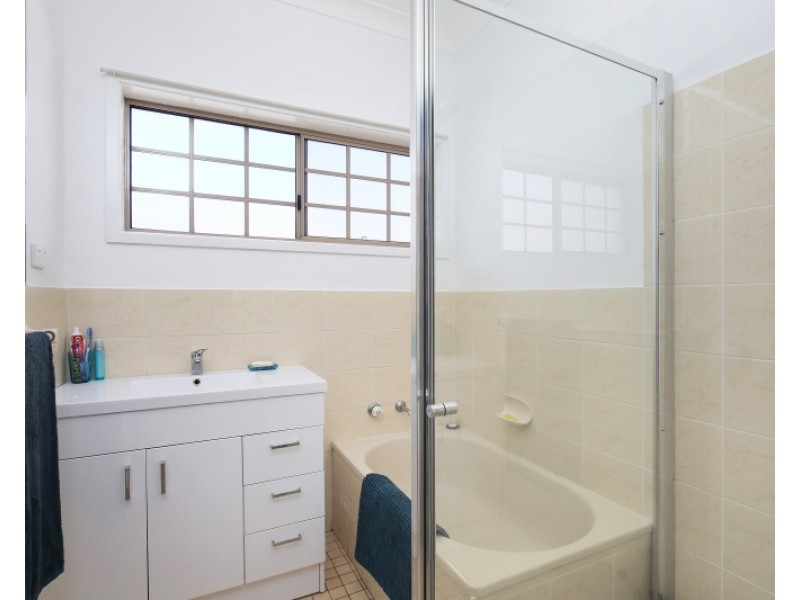 8/9-13 Wells Street, East Gosford NSW 2250