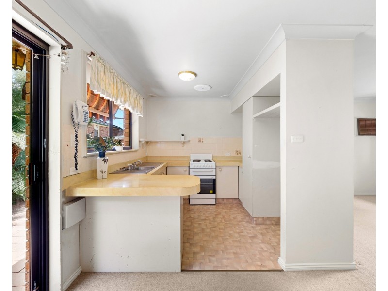 1/6-8 Compton Street, North Gosford NSW 2250