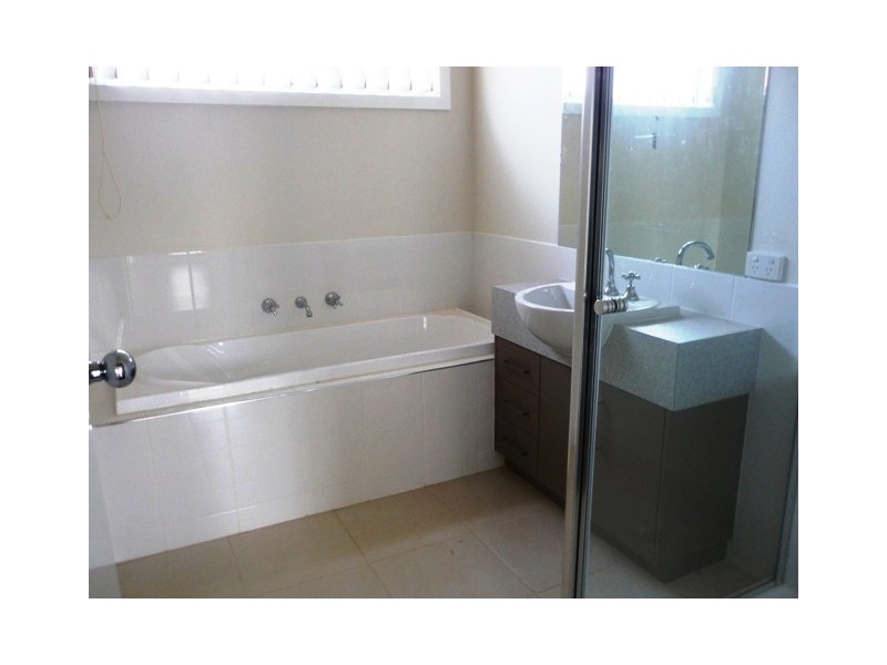 Lot 1832 The Lakes Boulevard, South Morang VIC 3752