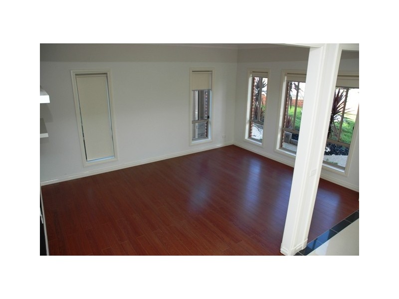 2 Darnley Place, Roxburgh Park VIC 3064