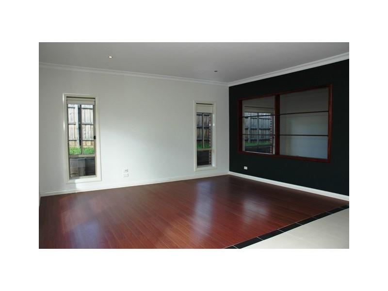 2 Darnley Place, Roxburgh Park VIC 3064