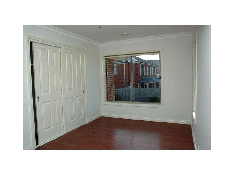 2 Darnley Place, Roxburgh Park VIC 3064