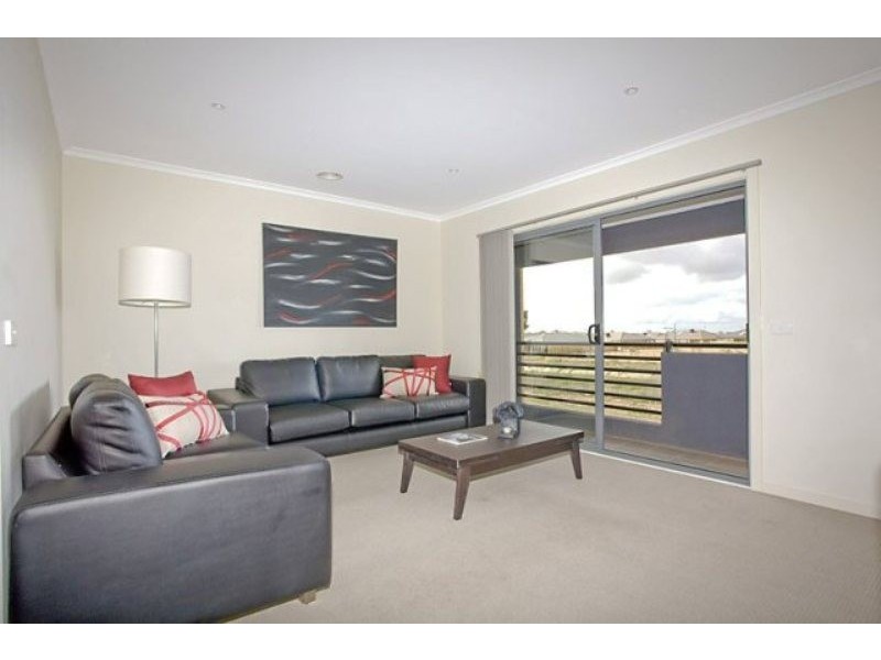 55 Swamphen Drive, Williams Landing VIC 3027