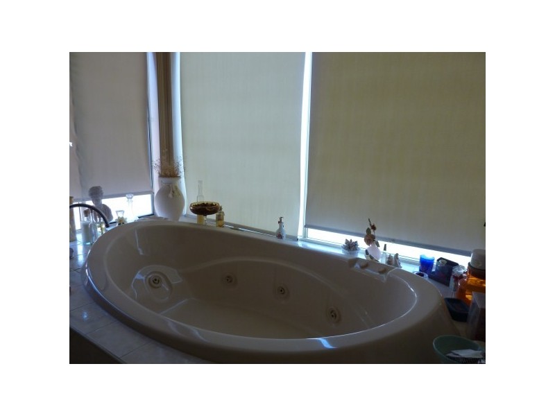 17 Winterton, Hallam VIC 3803