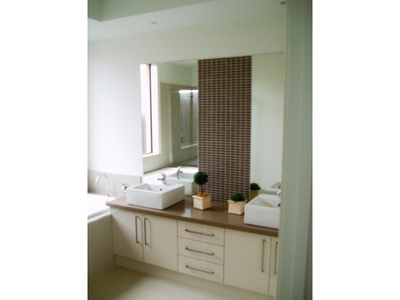 30 HUMMINGBIRD BLVD, Tarneit VIC 3029