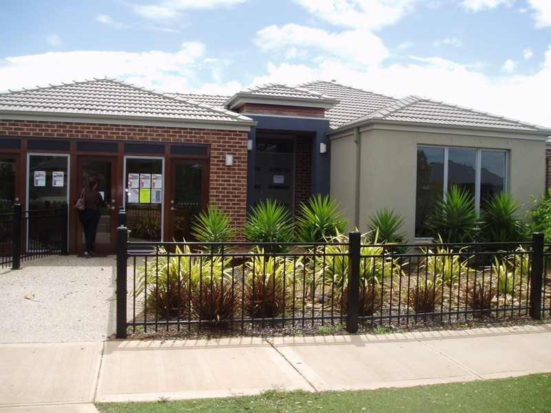 28 HUMMINGBIRD BLVD, Tarneit VIC 3029