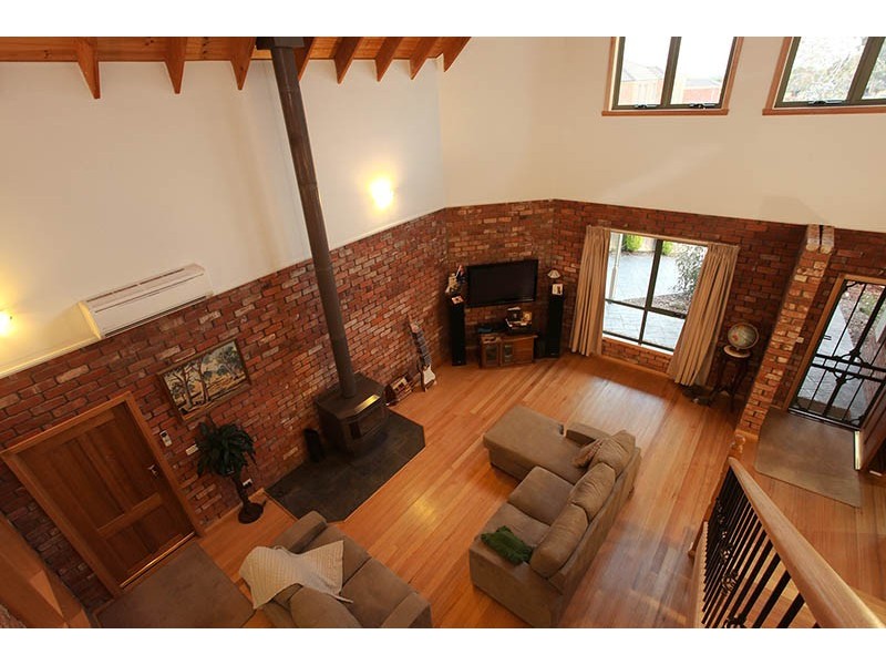 25 Tennyson Circuit, Mill Park VIC 3082