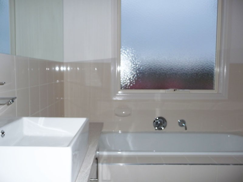 18 Riverside Drive, South Morang VIC 3752