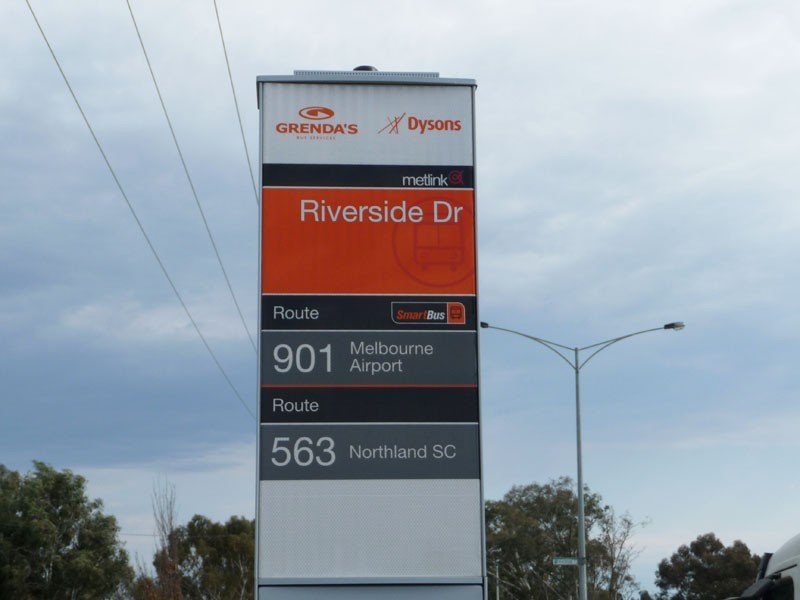 16 Riverside Drive, South Morang VIC 3752