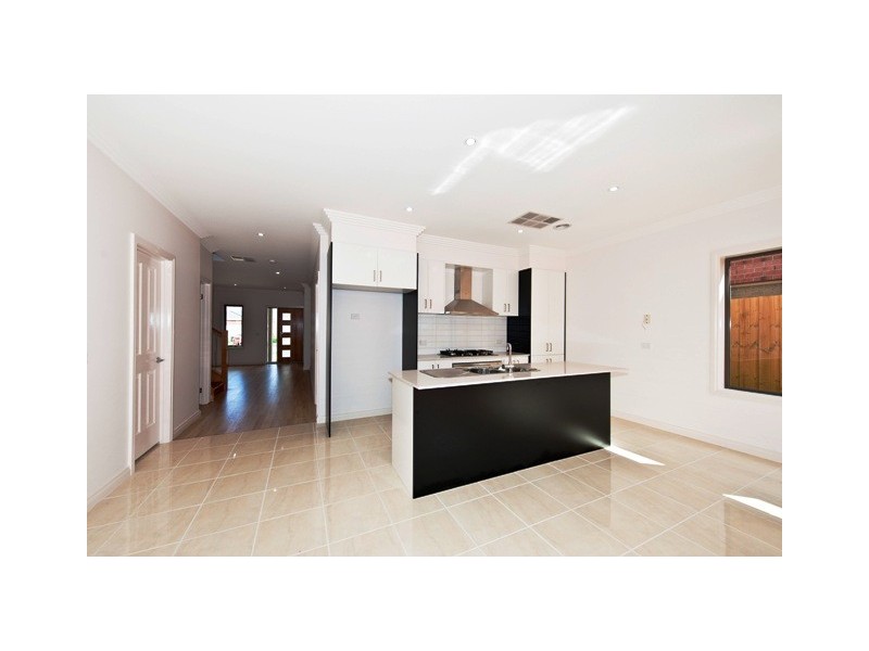 12 Riverside Drive, South Morang VIC 3752