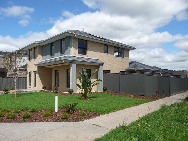 39 Hawkstowe Parade, South Morang VIC 3752