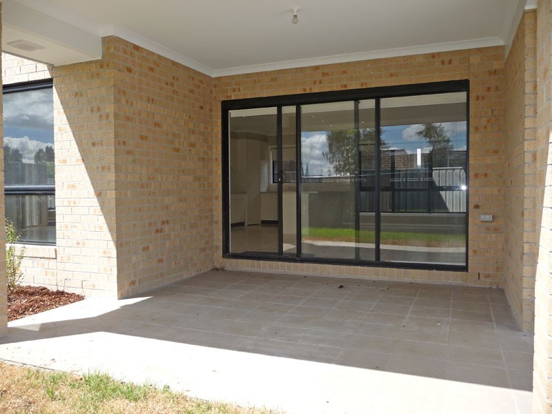 39 Hawkstowe Parade, South Morang VIC 3752