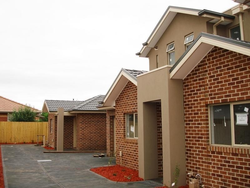 Unit 2 / 45 Barton Street, Reservoir VIC 3073