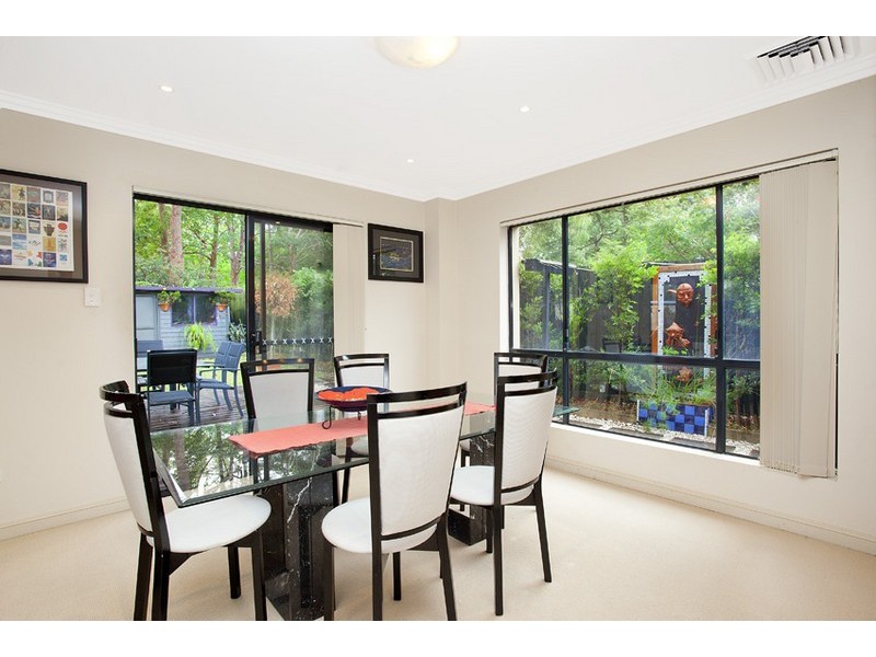 18 Eastern Arterial Road, St Ives NSW 2075
