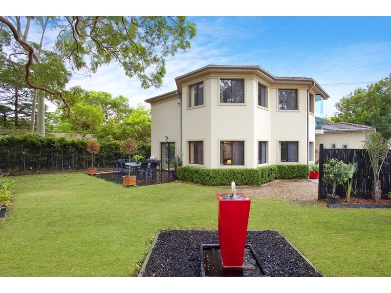 18 Eastern Arterial Road, St Ives NSW 2075