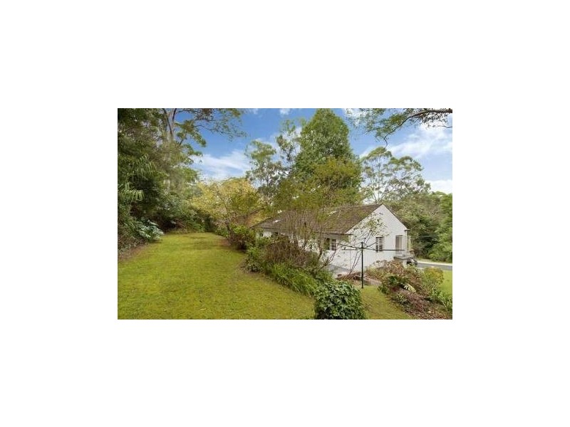 11 Dennis Ave, Wahroonga NSW 2076