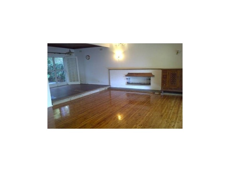 11 Dennis Ave, Wahroonga NSW 2076