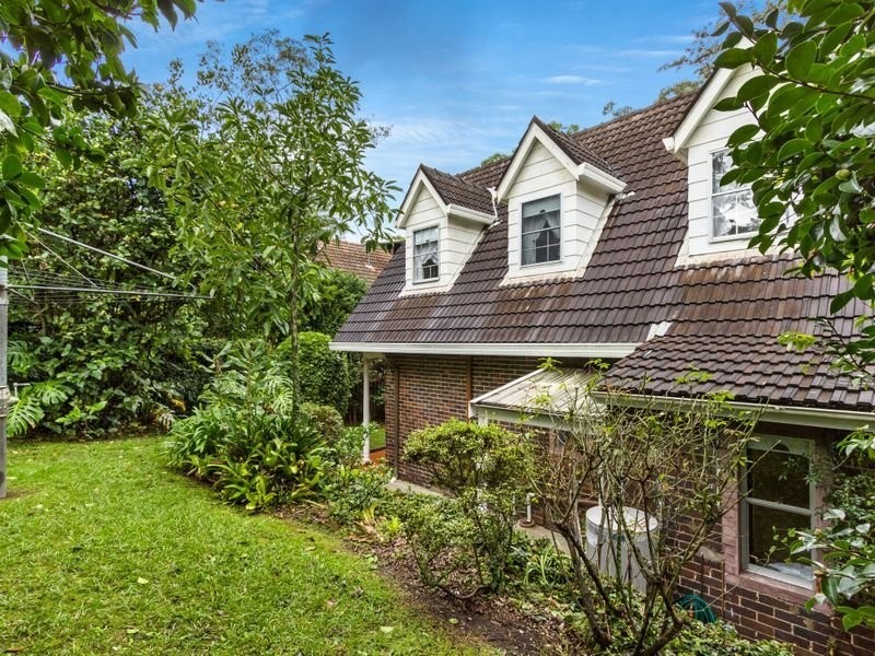 8 MacLaurin Parade, Roseville NSW 2069