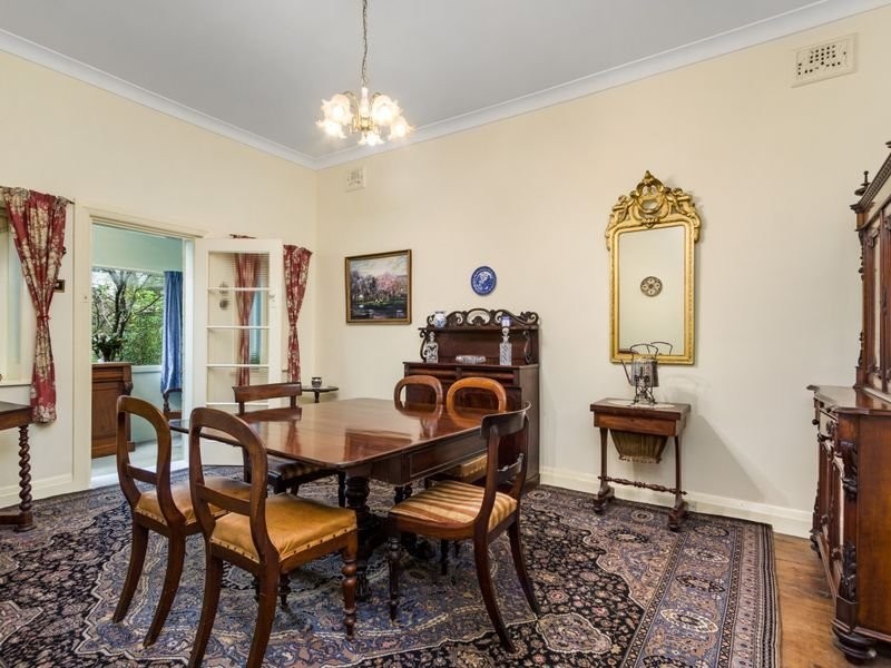 8 MacLaurin Parade, Roseville NSW 2069