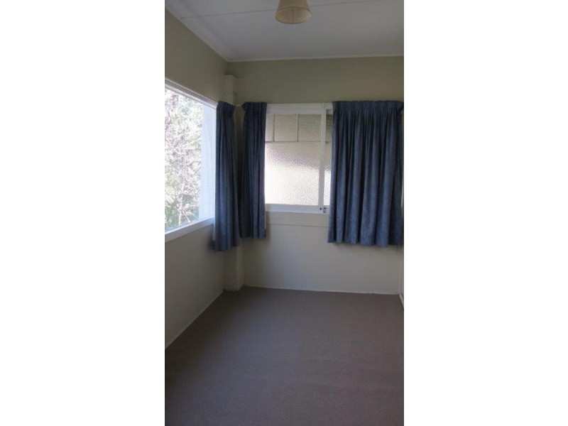 8 MacLaurin Parade, Roseville NSW 2069