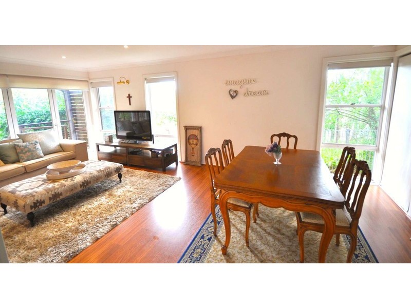 19 Windsor Place, St Ives NSW 2075