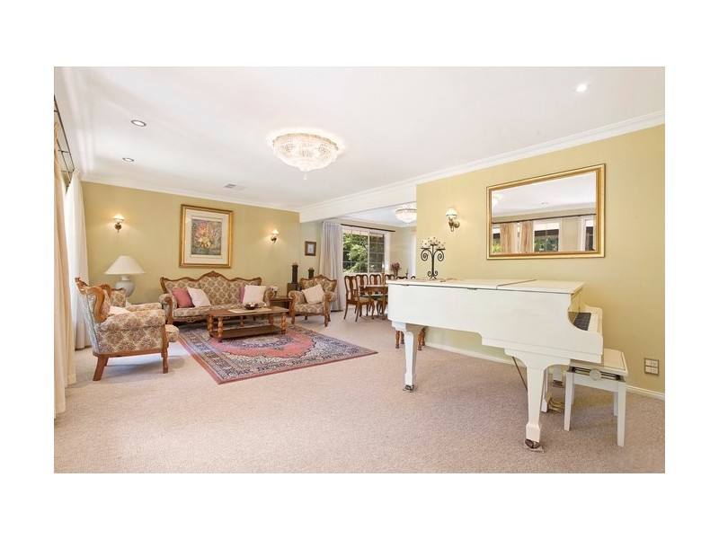 10 Lindsay Cl, Pymble NSW 2073