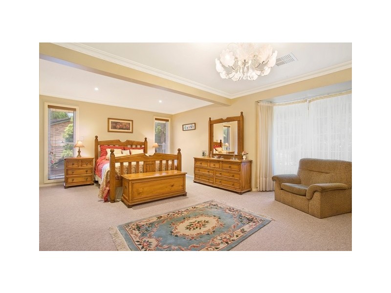 10 Lindsay Cl, Pymble NSW 2073