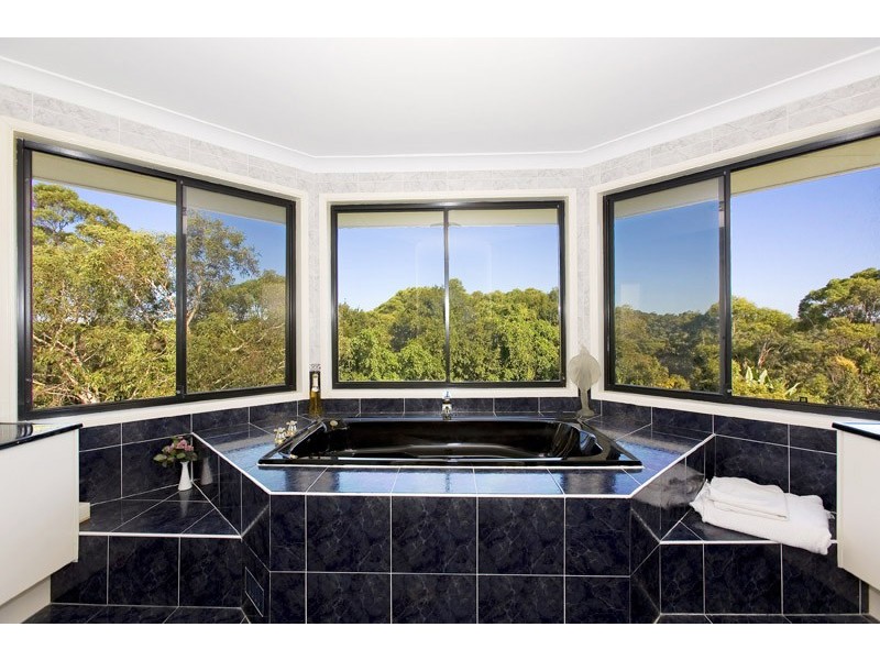 1 Lyrebird Place, St Ives NSW 2075
