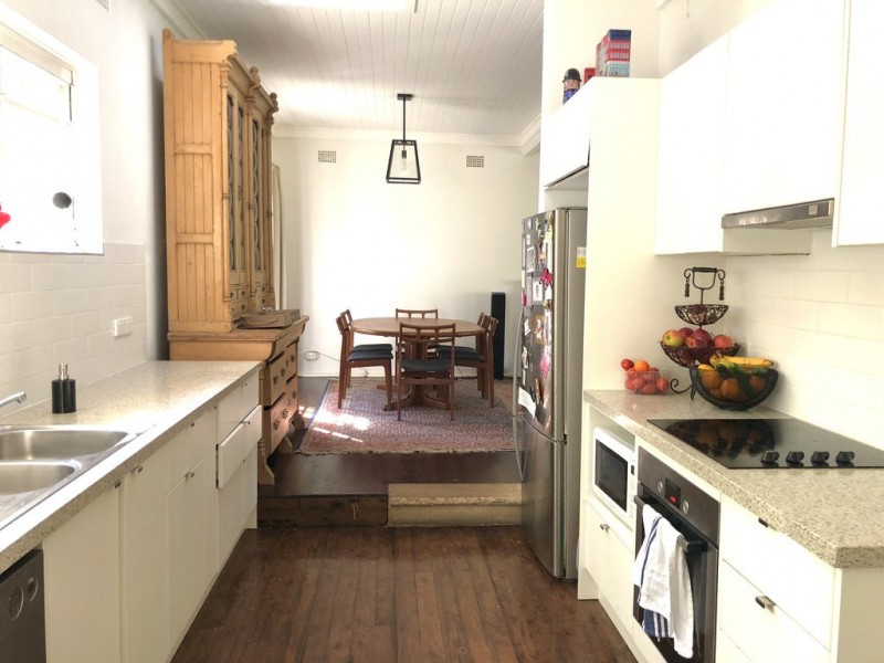 11 Dennis Ave, Wahroonga NSW 2076