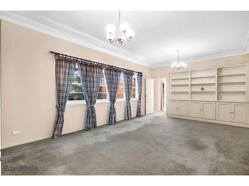 10 Pentecost Avenue, St Ives NSW 2075