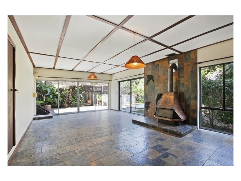 25 Hunter Ave, St Ives NSW 2075